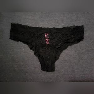 Womens Black Lace Cheekster